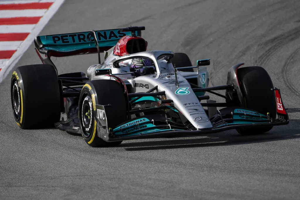 Forma-1, teszt, Barcelona 1. nap, Lewis Hamilton, Mercedes 