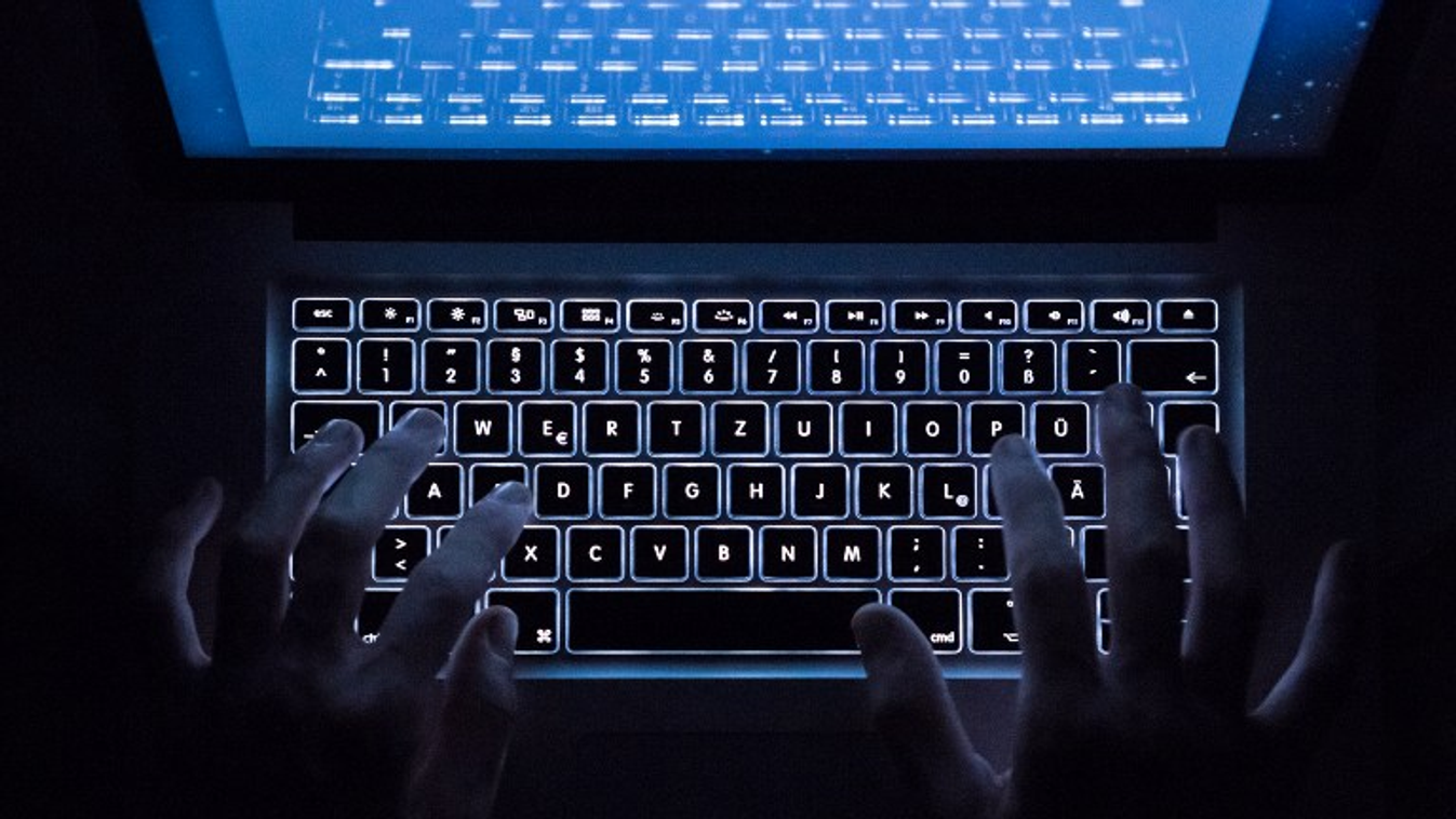 hacker hackelés számítógép laptop darknet 