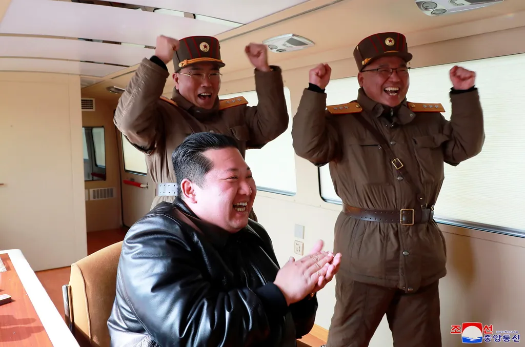 KIM Dzsong Un Észak-koreai rakétakísérlet 2022.03. 