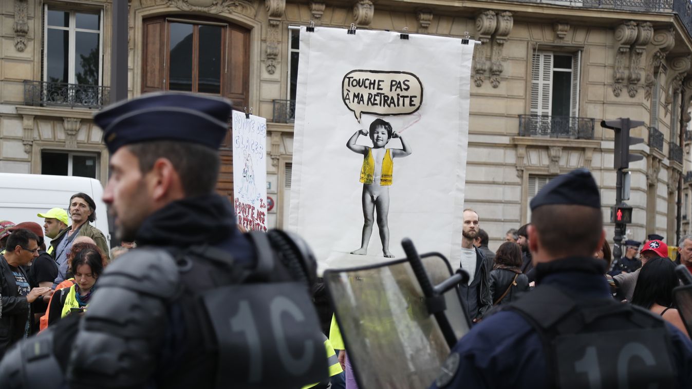 Franciaország, tüntetés, sárgamellényes 