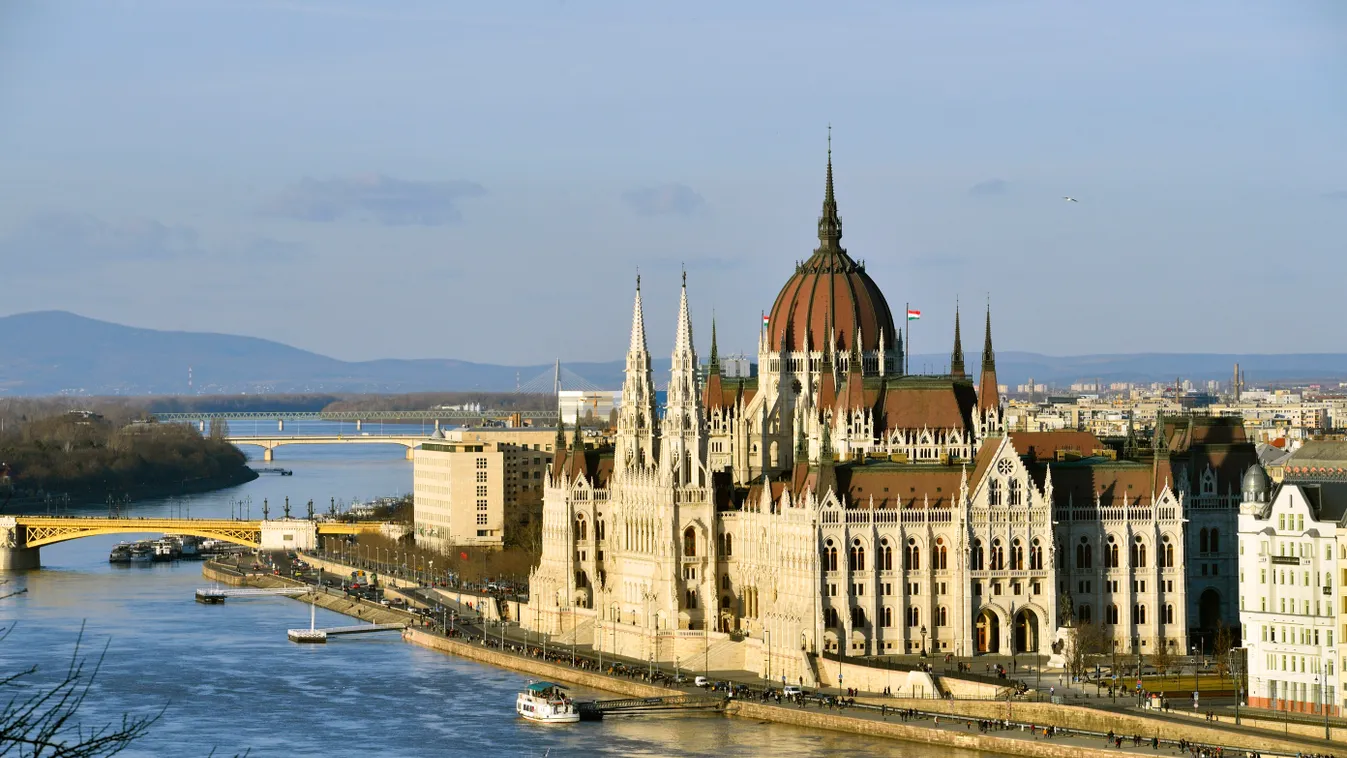 administration ARCHITECTURE archway BOAT BRIDGE Budapest BUILDING Capital (City) CITY CRUISE CULTURAL TOURISM CUPOLA Danube river Day DOWNTOWN EUROPE FACADE GENERAL VIEW Hungary LANDSCAPE No People Outdoors PALACE panorama PARLIAMENT PUBLIC BUILDING quay 