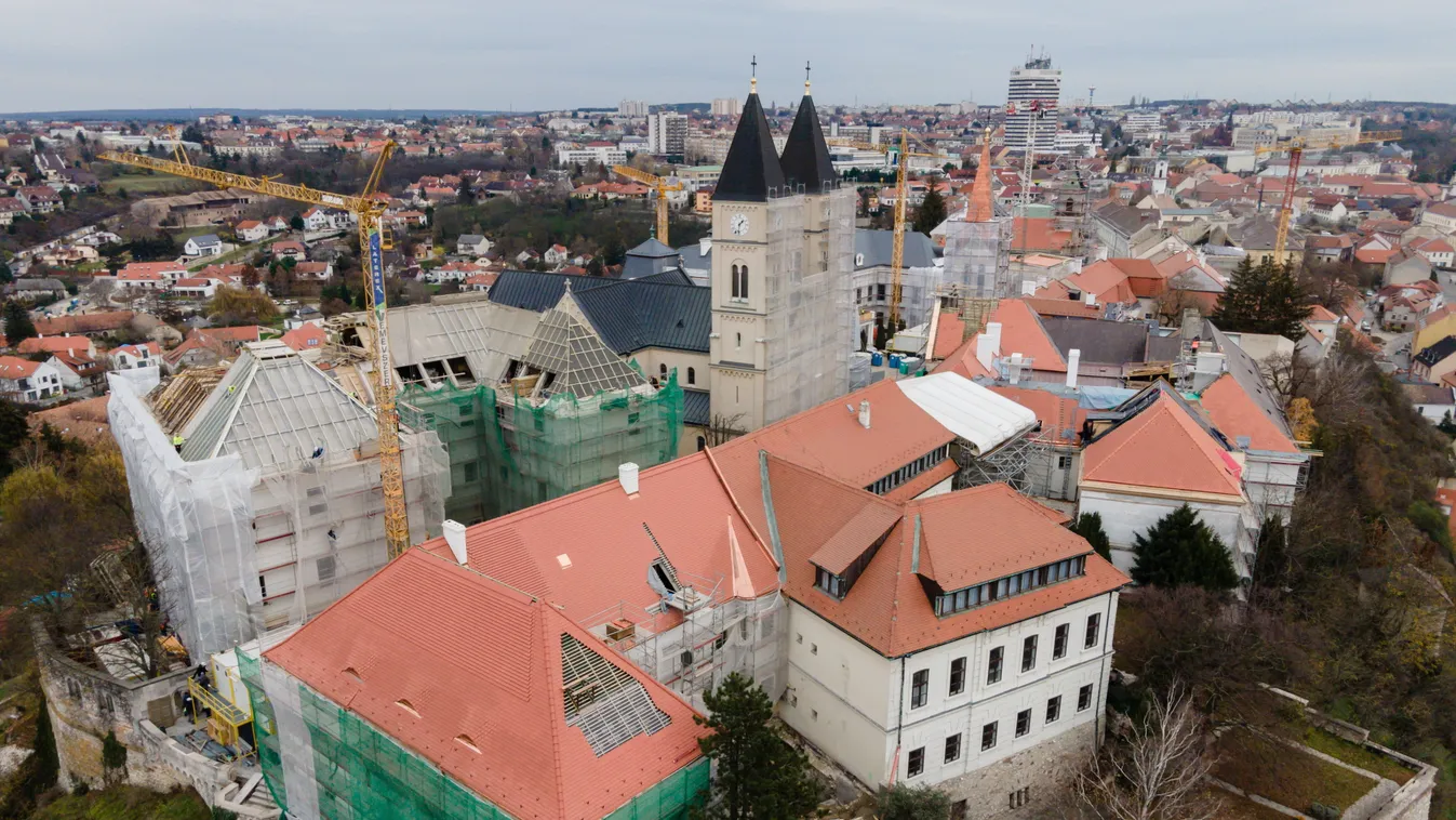Szent Mihály Főszékesegyház, Veszprém, veszprémi várnegyed, megújul, felújítás, kulturális főváros, felújítási munkálatok, 2022. 11. 30. 