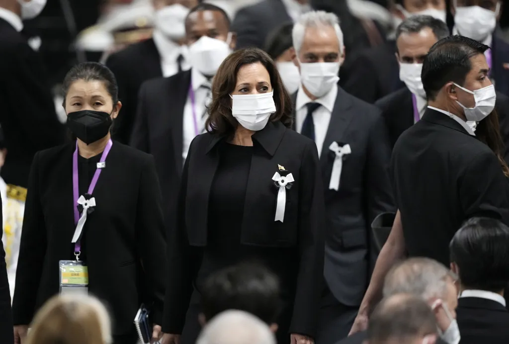 ABE, Sindzó; HARRIS, Kamala, ABE, Sindzó, temetés, tokió, politikus, merénylet, lelőtték, 2022. 09. 27., Nippon Budokan sportcsarnok 