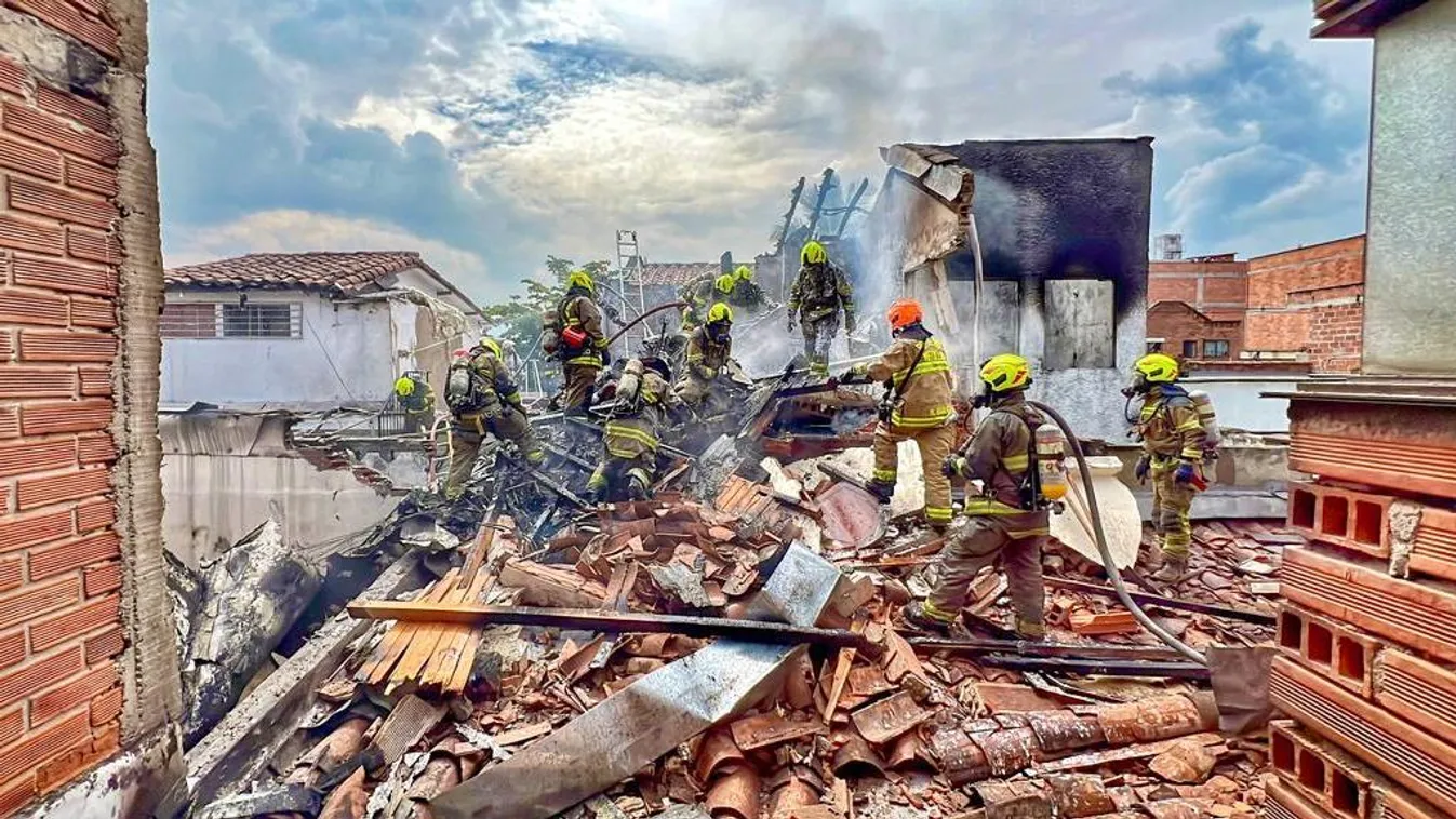 8 dead in Colombian city of Medellin after plane crashed in residential area 2022,aircaft,airplane,Colombia,crash,Death,Medellin,plane Horizontal 