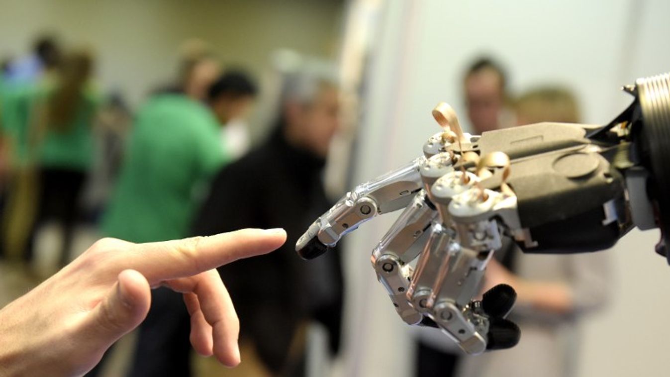 robot robotika kiborg kéz 