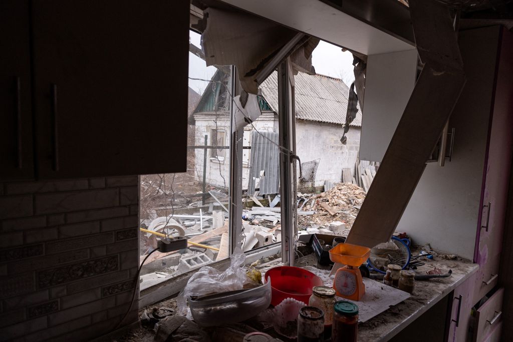 Ukrán válság 2022, ukrán, orosz, háború, Ukrajna, Trudovskiye, szétbombázott házak 
