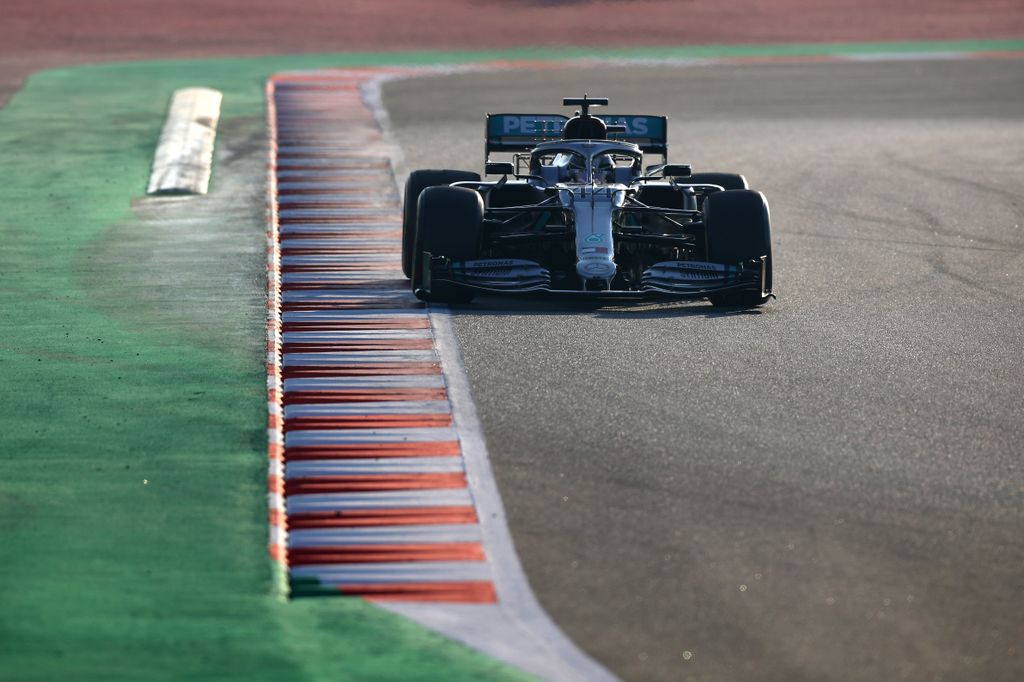 Forma-1, Lewis Hamilton, Mercedes-AMG Petronas, Barcelona tesztelés, 2. nap 