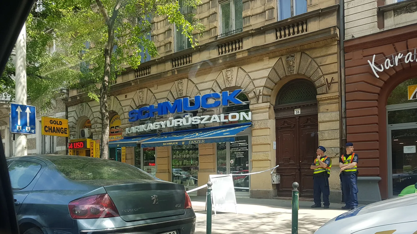 Kiraboltak egy Schmuck ékszerboltot Budapesten 