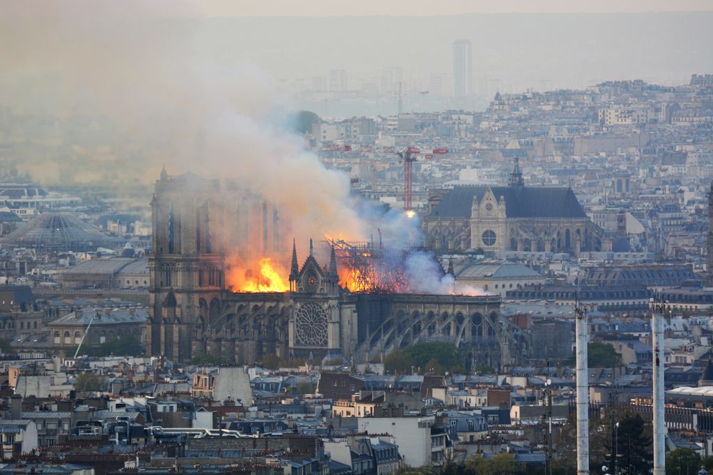 Tűz, Párizs, Notre Dame, 2019.04.15. 