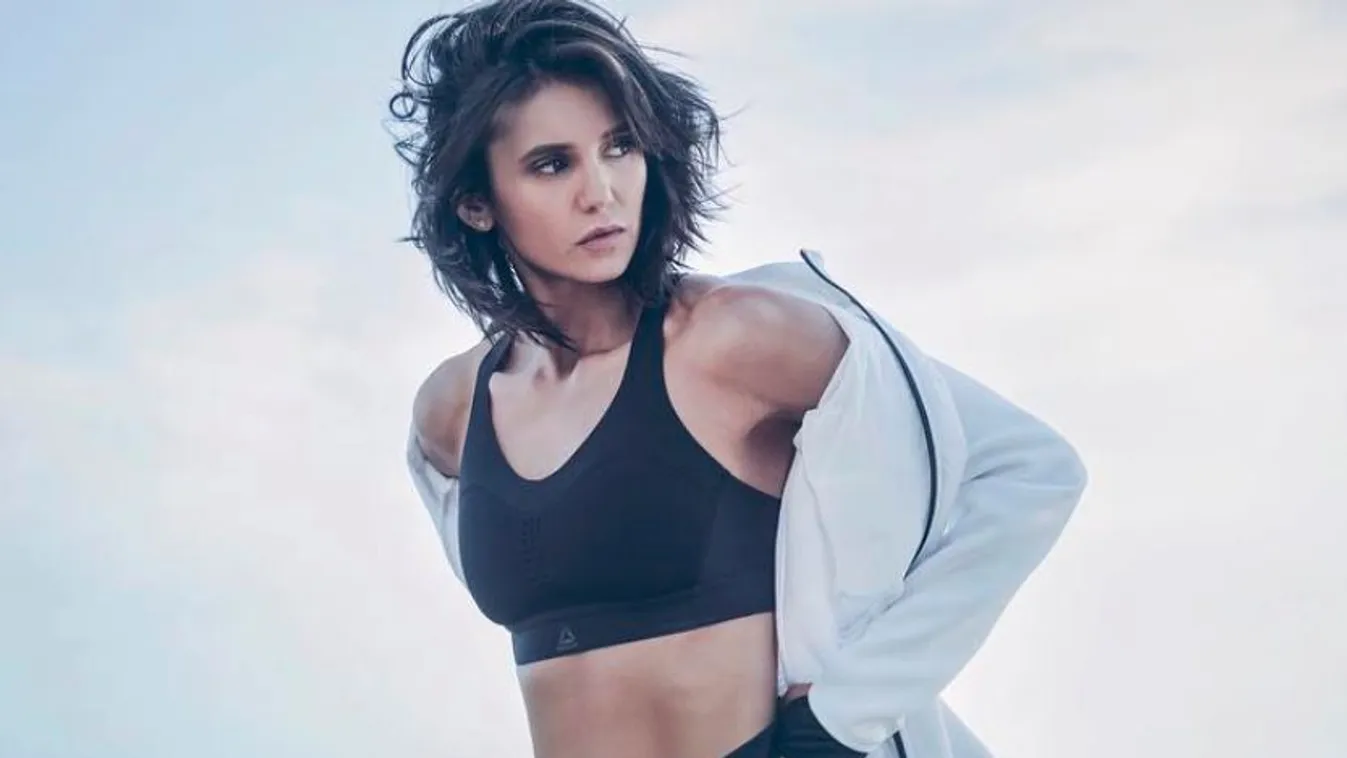 Nina Dobrev 