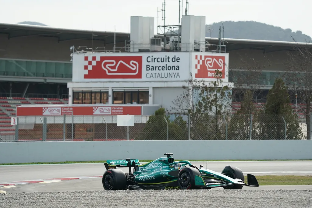 Forma-1, Sebastian Vettel, Aston Martin, Barcelona teszt 2022, 2. nap 