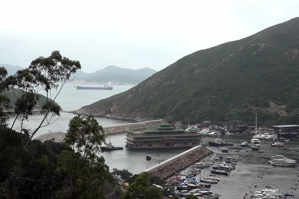 Vontatóhajó, Hongkong, Jumbo Királyság, lebegő, étterem, úszó, elvontat, elszállít, bezár, megszűnt 