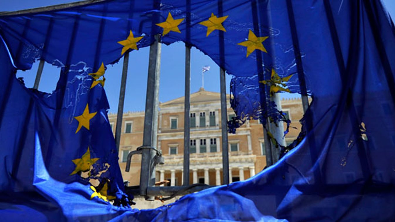 Újabb mentőcsomagra szorul Görögország, a görög parlament épülete Athénban