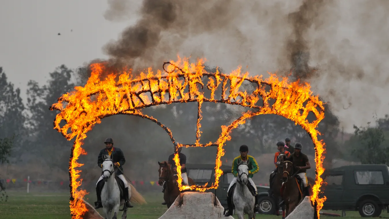 Ghode Dzsatra lovas fesztivál Nepál Tundi démon Katmandu ló fesztivál 