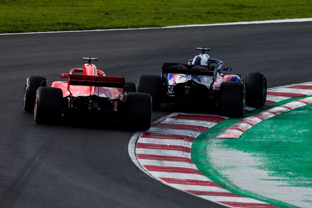 A Forma-1 előszezoni tesztje Barcelonában - 8. nap, Kimi Räikkönen, Sckuderia Ferrari, Brendon Hartley, Scuderia Toro Rosso 