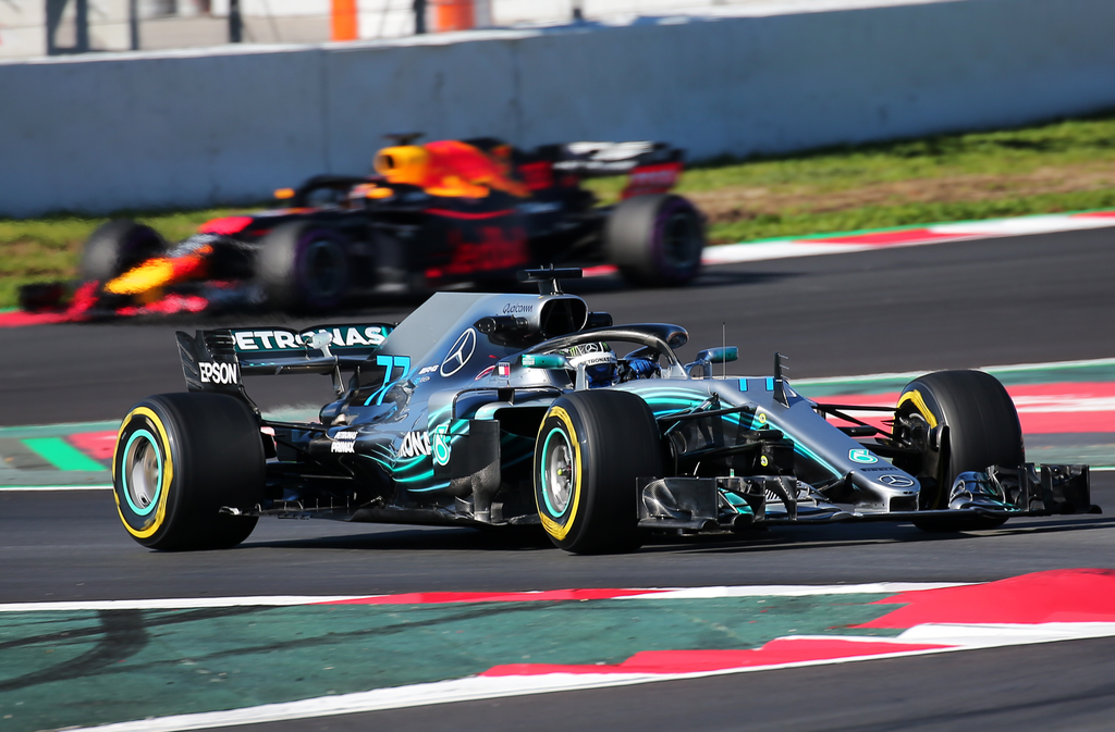 A Forma-1 előszezoni tesztje Barcelonában - 5. nap, Valtteri Bottas, Mercedes-AMG Petronas, Max Verstappen, Red Bull Racing 