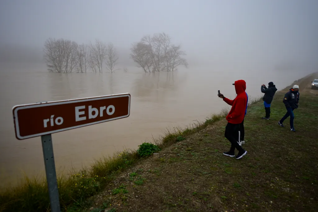 árvíz, kár, elöntött, áradás, Spanyolország 