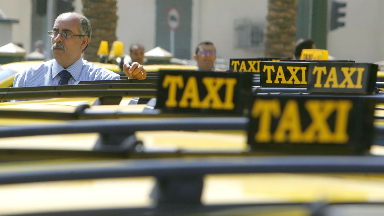 Egyiptomi taxi Kairó 