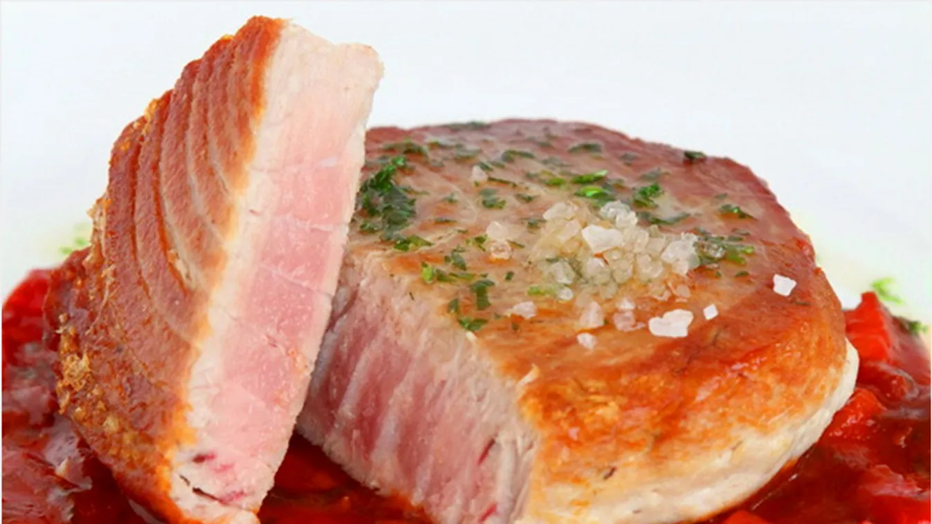Lázár Chef, Vöröstonhal steak paradicsomos mandulamártással 
