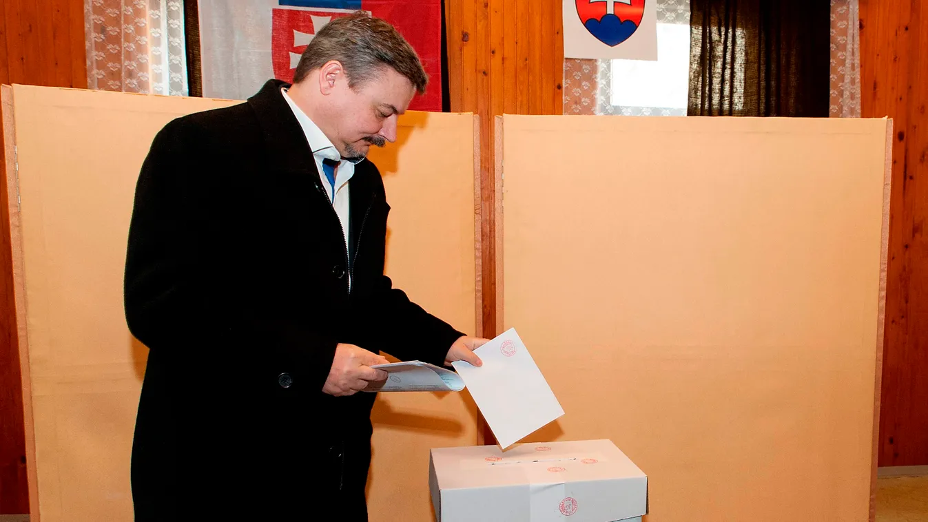 Szlovákiai választás - Berényi József szavaz 