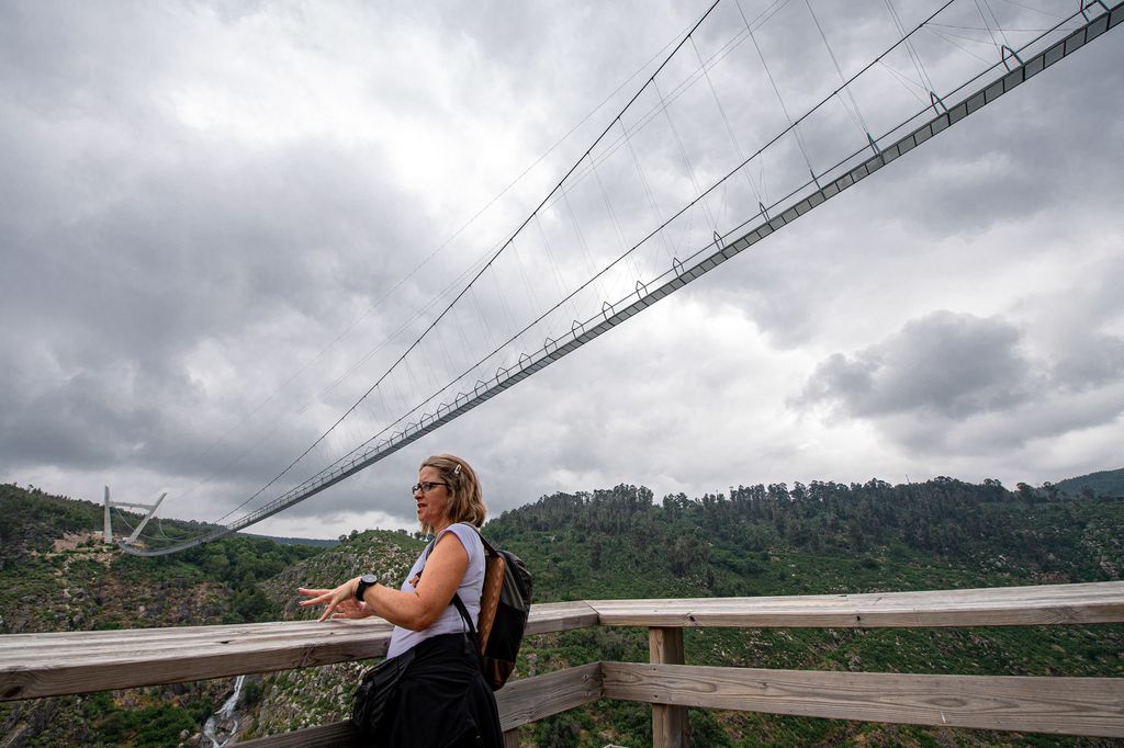 A portugáliai Auroca térségében épülő függőhíd a világ lehgosszabb függőhídja 516 méter hosszú 
