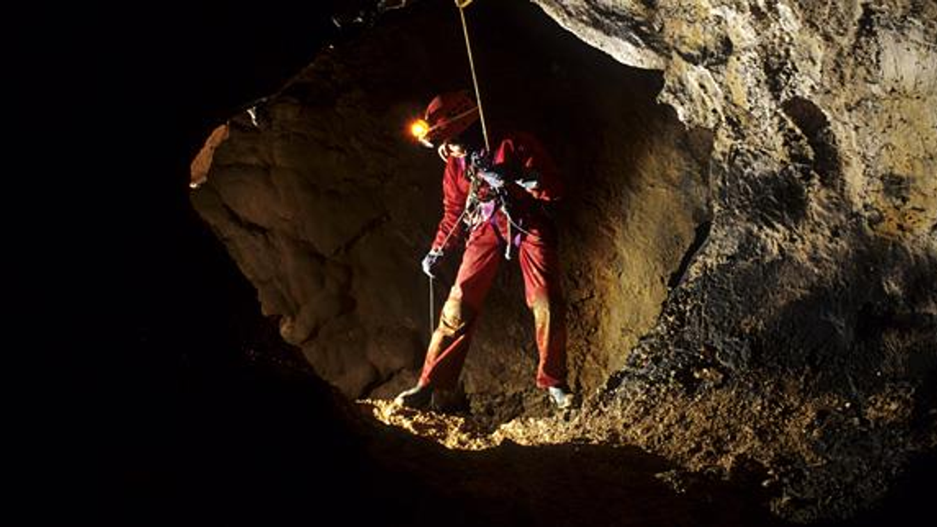 extrém sport, barlang, barlangász 