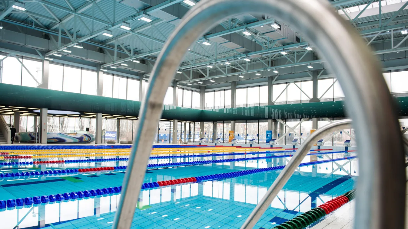 EGYÉB TÁRGY ÉPÍTMÉNY ÉPÜLET épület belső FOTÓ FOTÓTÉMA korlát lámpa medence sportlétesítmény TÁRGY tükröződés 