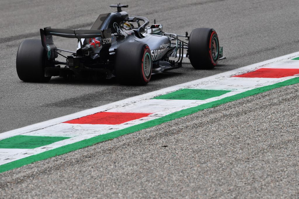 A Forma-1-es Olasz Nagydíj pénteki napja, Lewis Hamilton, Mercedes-AMG Petronas 