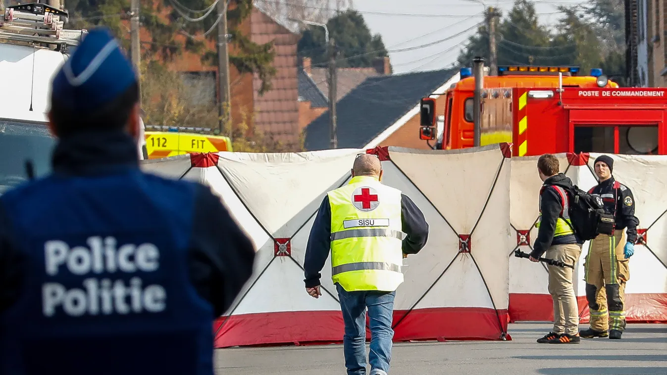 Szándékosan a karneválozó tömegbe hajtott egy férfi Belgiumban, Strépy-Bracquegnies 