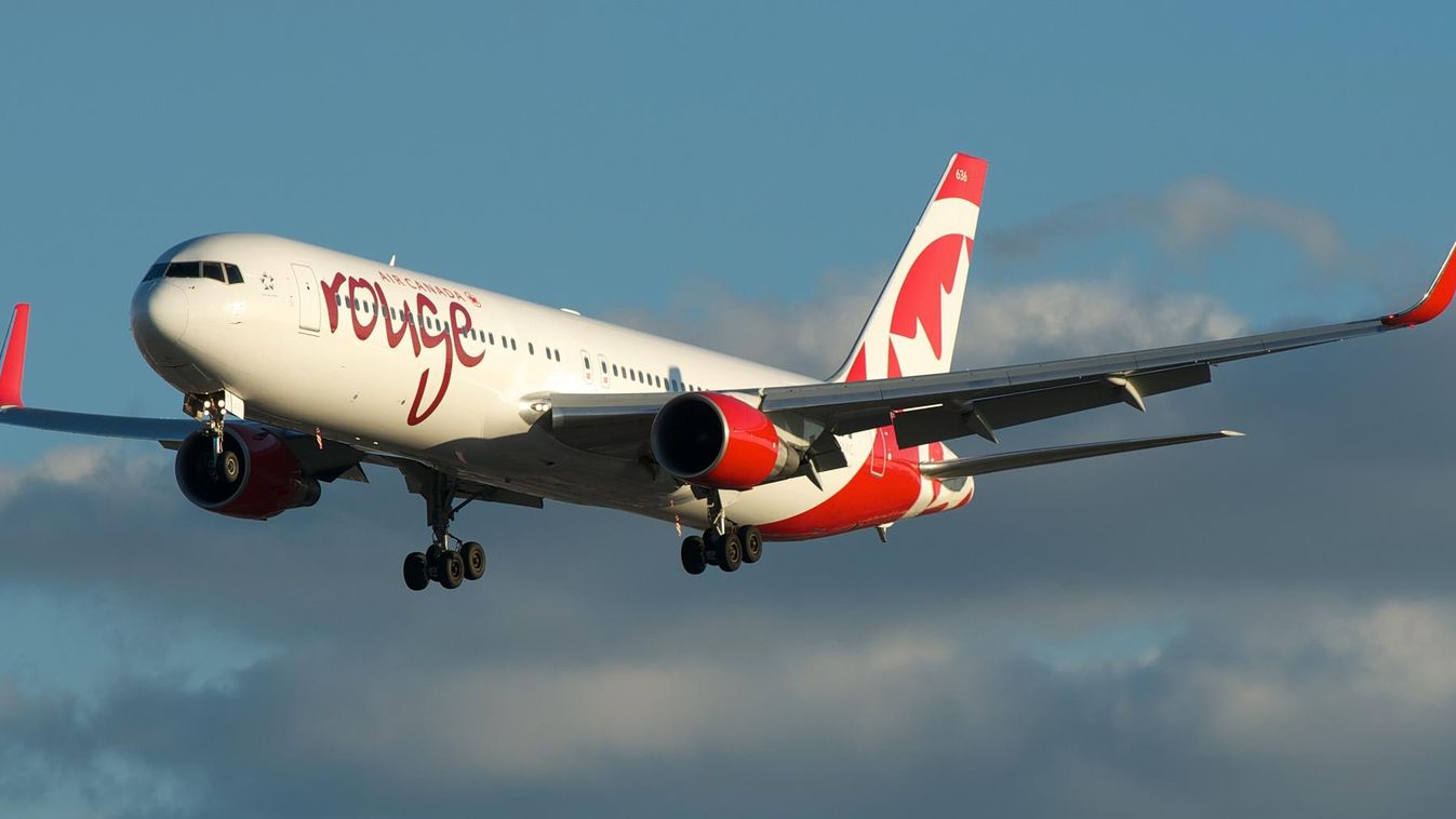 Air Canada Rouge Boeing 767 