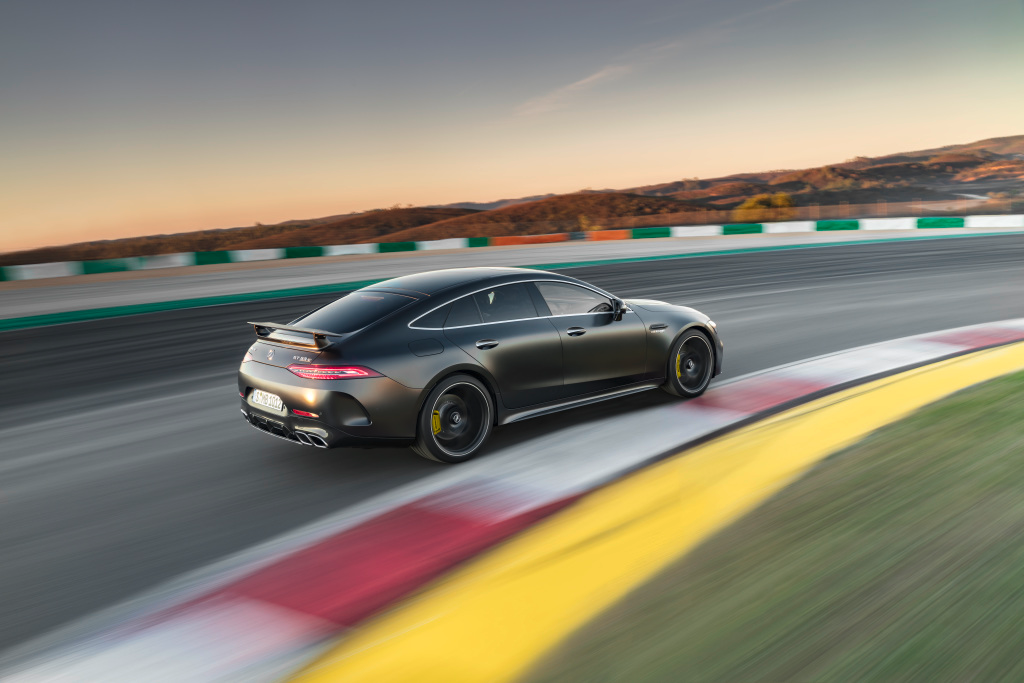 Mercedes-AMG GT 63 S 4MATIC+ 4-Türer Coupé

Mercedes-AMG GT 63 S 4MATIC+ 4-Door Coupé Motor Shows Mercedes-Benz Cars Daimler Global MediaSite AMG GT 4-Door Coupé Exterior MediaSite Brands & Products 03 - 2018 Mercedes-AMG Press Releases sorted by years Ge