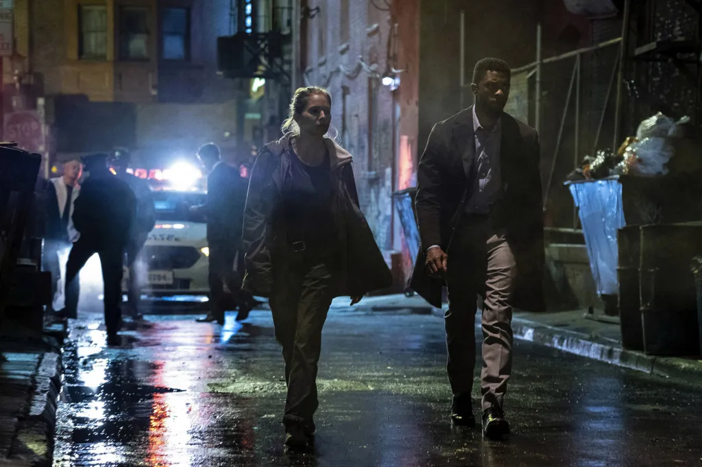 MANHATTAN LOCKDOWN - 21 BRIDGES (2019) action Horizontal 