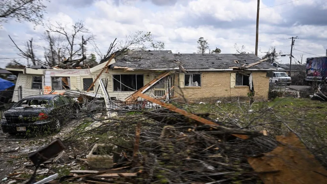 President Joe Biden, First Lady Jill Biden visit to meet communities, officials after tornado Horizontal 