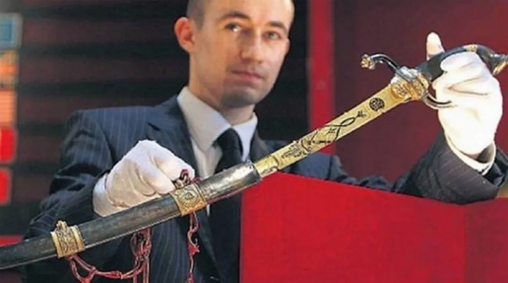 The Top 10 Most Expensive Medieval Weapons Ever Sold
2. The Gold-Encrusted Saber of Napoleon Bonaparte 