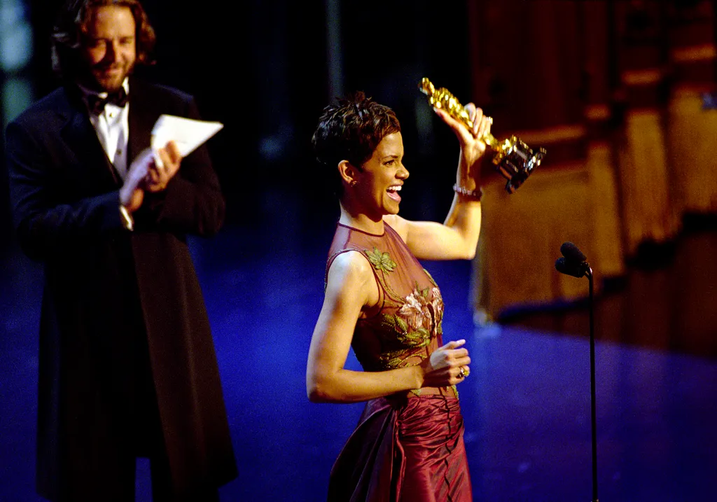 Az Oscar-gálák legemlékezetesebb pillanatai, Halle Berry 