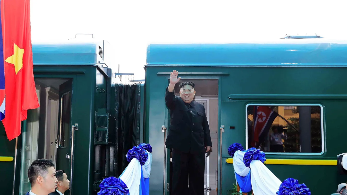 diplomacy TOPSHOTS Horizontal North Korea's leader Kim Jong Un waves before boarding his train at the Dong Dang railway station in Lang Son on March 2, 2019. (Photo by - / Vietnam News Agency / AFP) / “The erroneous mention[s] appearing in the metadata of