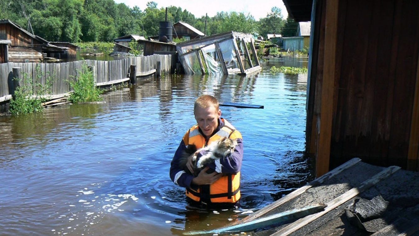 Meghaladta a 120 éves vízszintet az áradó Amur, áradás, árvíz oroszországban
