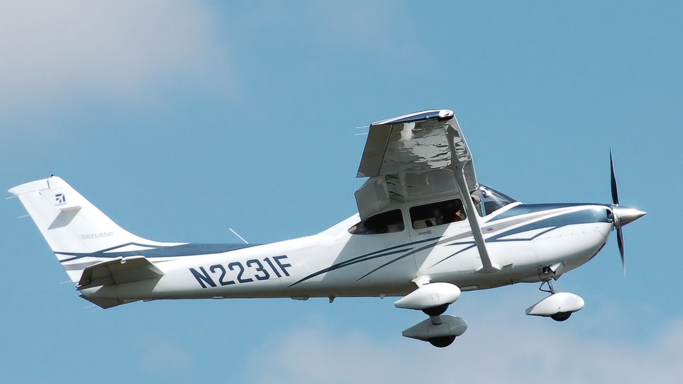 Cessna-182 