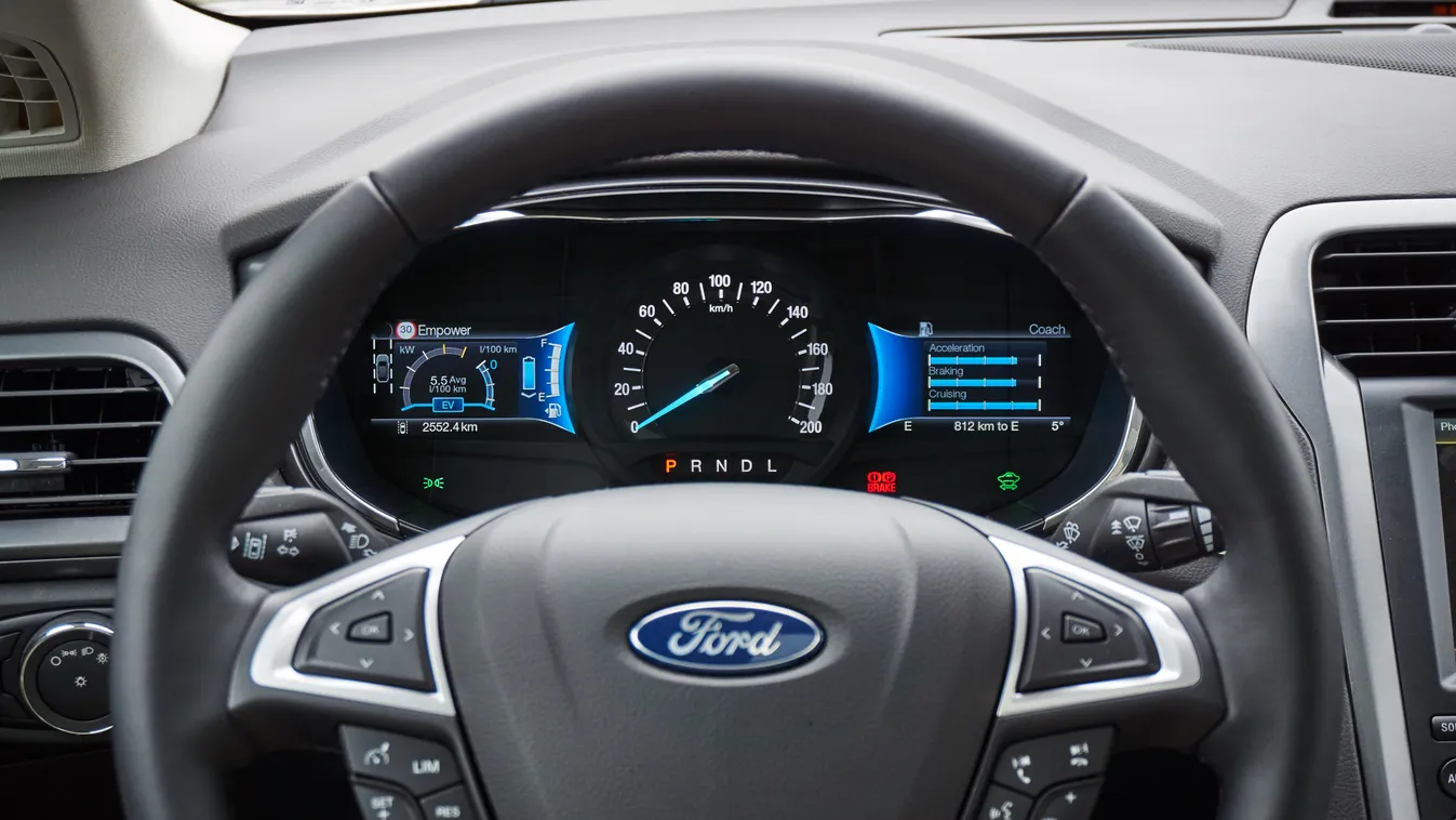Ford Mondeo Hybrid 