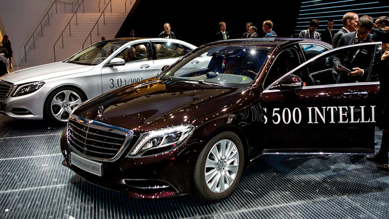 Frankfurti autószalon, Mercedes stand, S500 intelligent drive, önmagát vezető autó