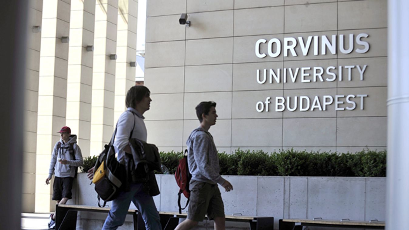 felsőoktatás, továbbtanulás, 
A Corvinus Egyetem új épületének bejárata 