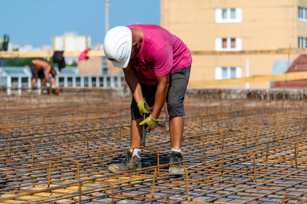 Egyre magasabbra emelkedik a székesfehérvári kórház új tömbje, Székesfehérvár, építkezés, magyarépítők, kivitelezés, belgyógyászati épület, egészségügyi fejlesztés 