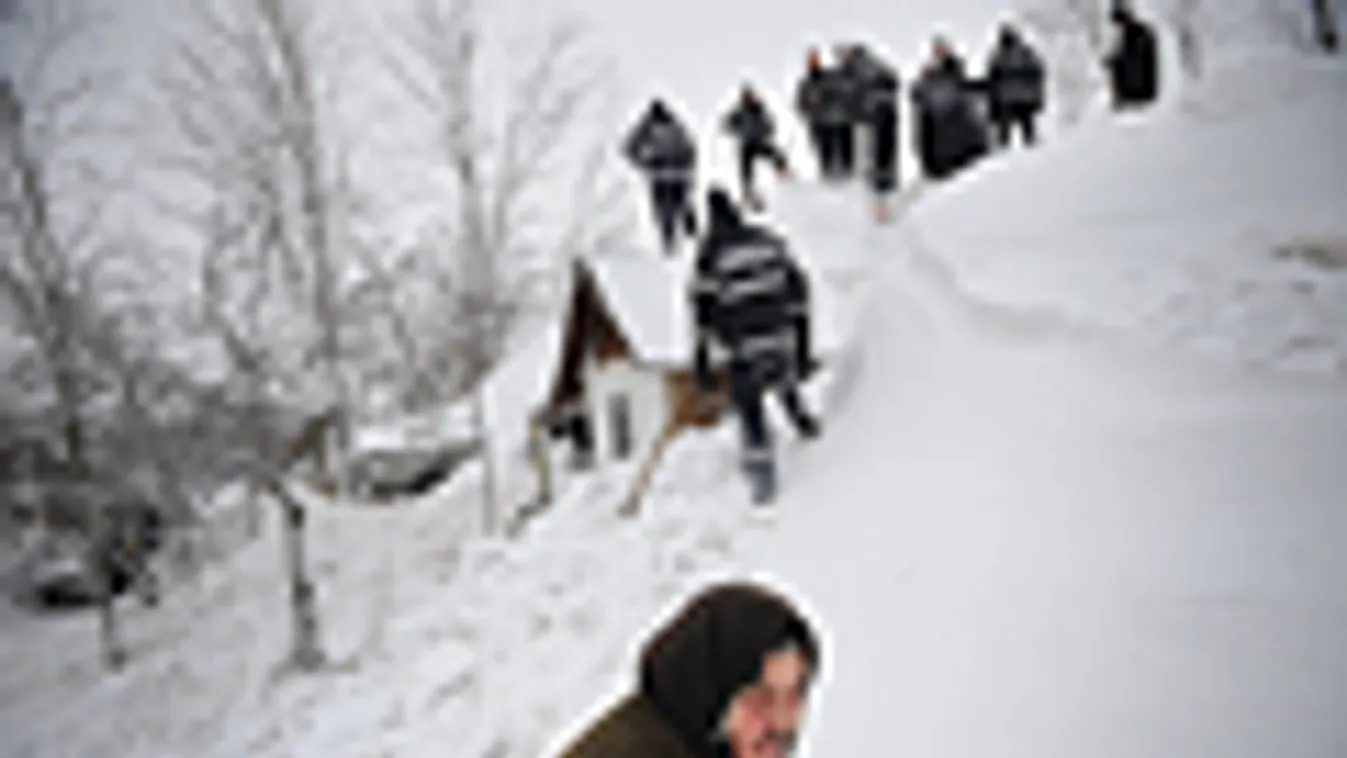 Románia, extrém időjárás, havazás, hótorlasz, elzárt település