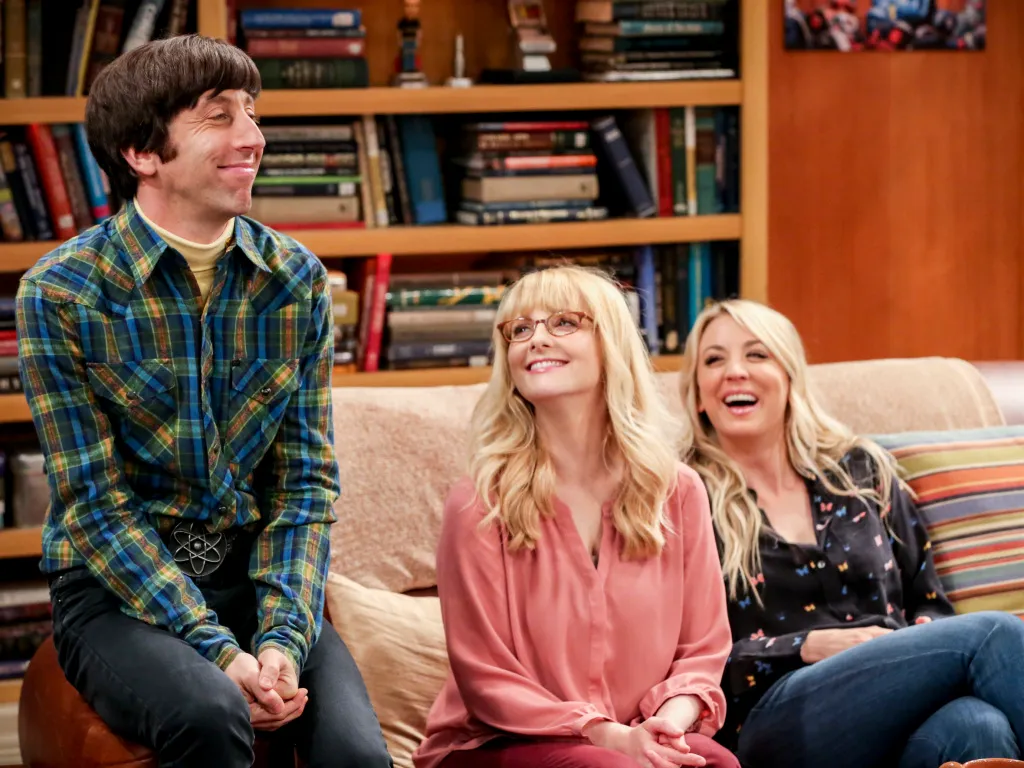 "The Stockholm Syndrome" - Pictured: Howard Wolowitz (Simon Helberg), Bernadette (Melissa Rauch) and Penny (Kaley Cuoco). Bernadette and Wolowitz leave their kids for the first time, Penny and Leonard try to keep a secret, Sheldon and Amy stick together, 