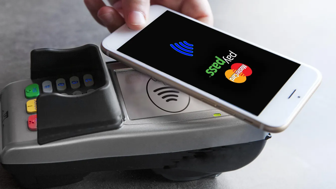 bankkártya telefon mobil mobiltelefon fizetés kártya paypass PayPass érinés fizetés pénz 