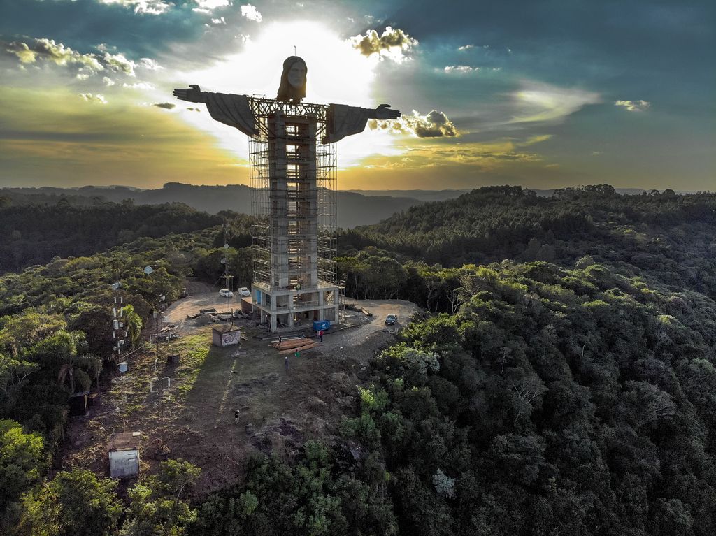 Oltalmazó Krisztus szobor Encantado Brazília 