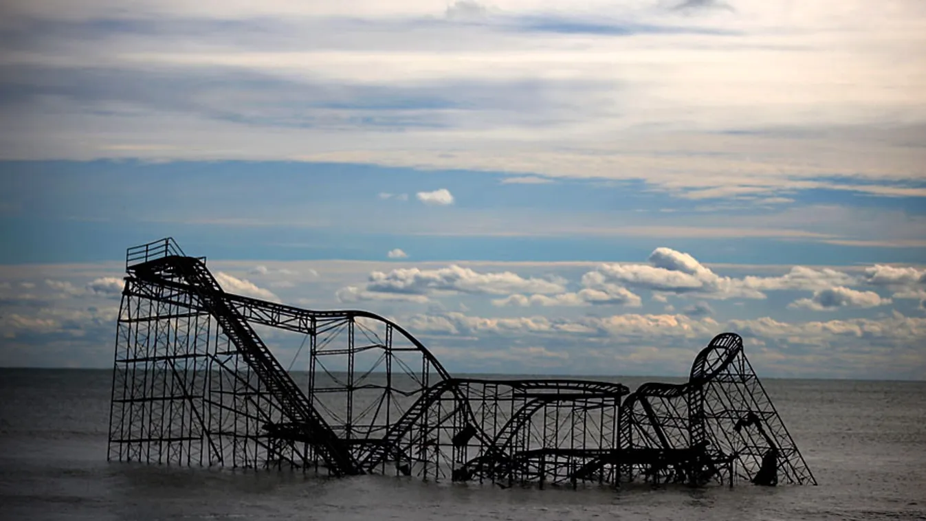 tengerszint emelkedés, Sandy hurrikán okozta áradás által eplusztított hullámsvasút az Atlanti-óceán partján, Seaside Heights, New Jersey