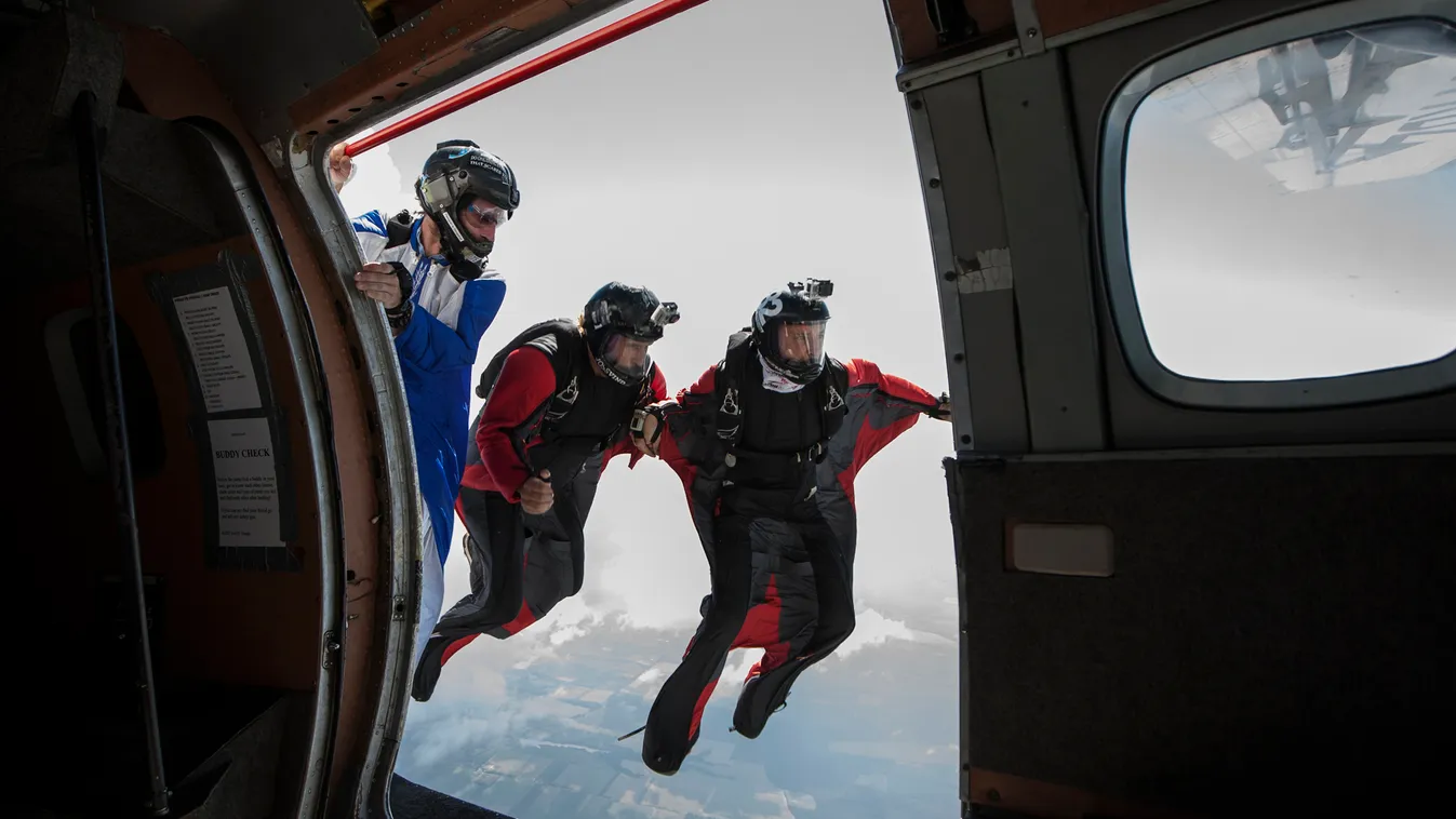 Wingsuit, repülőruha 