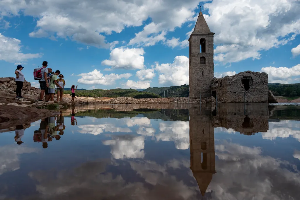vízben álló templom, drought Horizontal climate rivers weather 