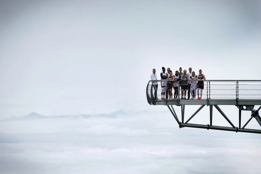 Gyönyörű panoráma: háromezer méteres magasságban kosárlabdáztak a Pireneusokban, galéria, 2023 